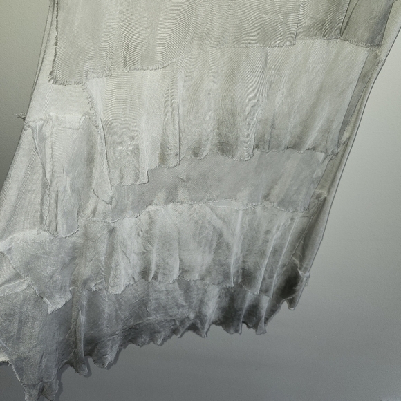 TEMPO PARIS Knee length layered chiffon dress in Ombre gray - Picture 4 of 5